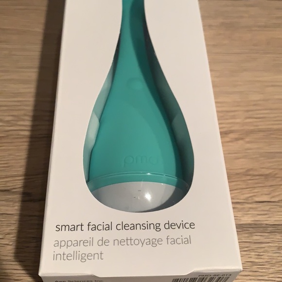 Brand New PMD Clean Smart Facial Cleansing Device - Picture 2 of 5